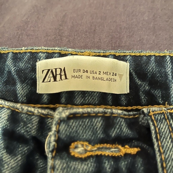 Zara Straight cut jeans - Picture 3 of 3